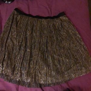 Short metallic skirt size large